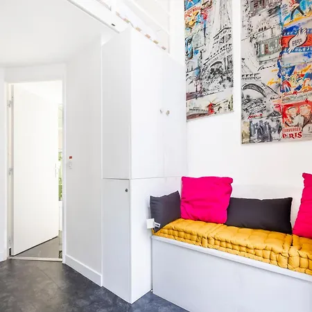 Amazing 2p - Place Saint Georges/ Martyrs *