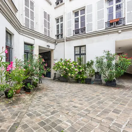 Amazing 2p - Place Saint Georges/ Martyrs Paris