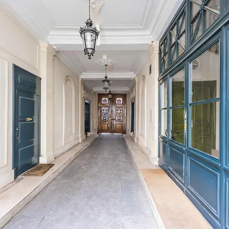 Amazing 2p - Place Saint Georges/ Martyrs Appartement